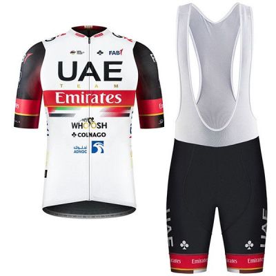 Equipación ciclismo UAE 2021