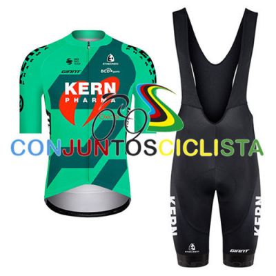 Equipación ciclismo corta KERN PHARMA 2025