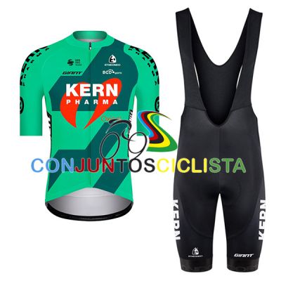 Equipación ciclismo corta KERN PHARMA 2026