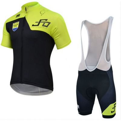 Equipación Tinkoff Saxo Bank 2015