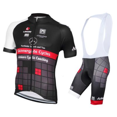 Equipación Atteindre Benz 2015