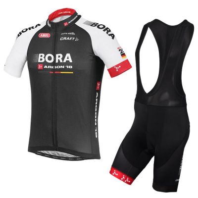 Equipación BORA 2016